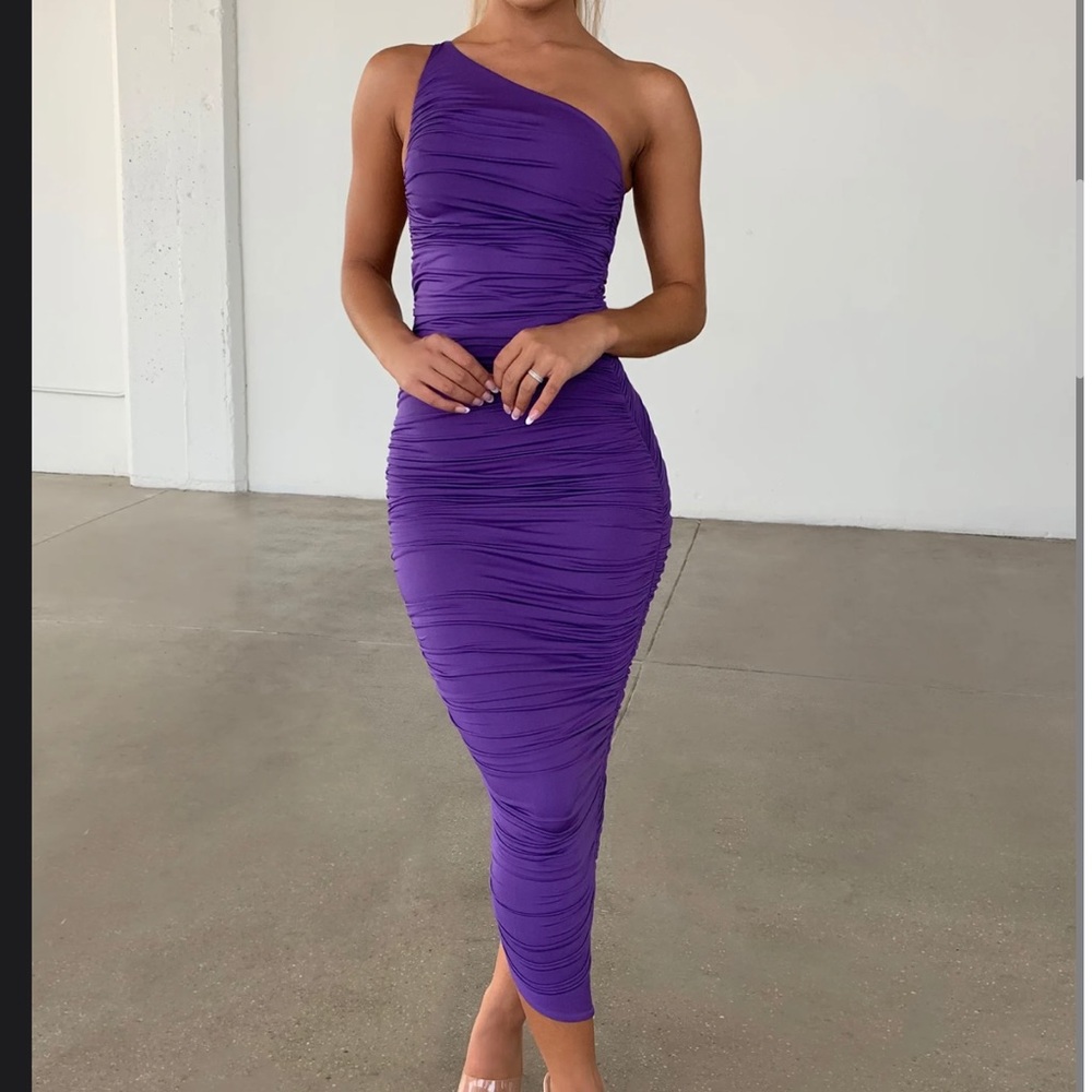 NWT Cold Shoulder Asymmetric Ruched Midaxi Dress